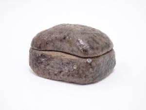 作家物　鉄釉香合